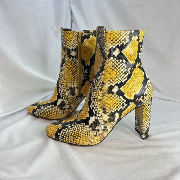 ALDO Aurellane Faux Snakeskin Pattern Yellow Black Booties Womens Size Size 9 - Picture 3 of 9